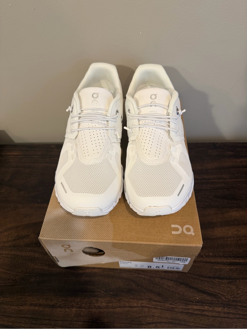 Women’s On Cloud 5 All White Sneakers Size 8.5 - Picture 5 of 7